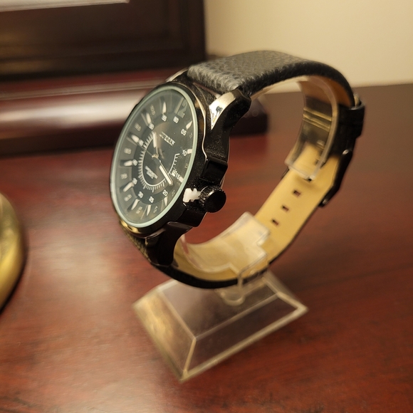 New Black Men’s Curren Fashion Watch - Picture 2 of 3